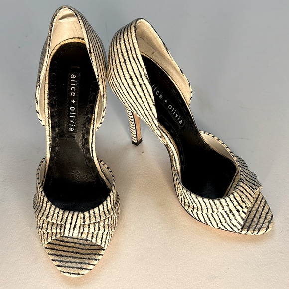 Alice + Olivia Gigi Peep Toe Snake Embossed Pumps EU 36 - Picture 3 of 10